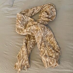 Scarf white and tan charming Charlie’s
